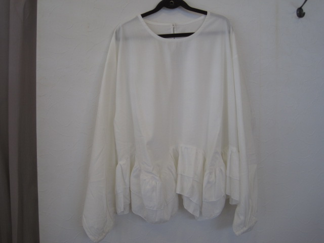 ≪SOLD OUT≫裾フリルトップス【ルコリ】